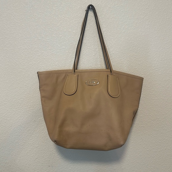 Coach Tan Leather Shoulder Tote - Picture 4 of 8